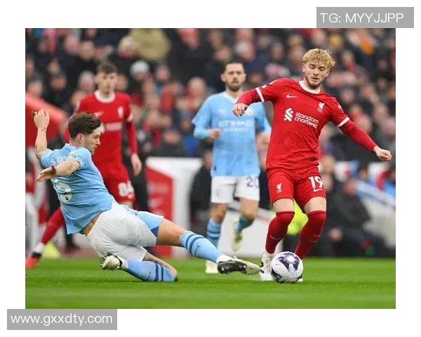 英超焦点战里昂与利物浦1比1平绝杀瞬间引发争议判罚热议 英超焦点战里昂与利物浦1比1平绝杀瞬间引发争议判罚热议