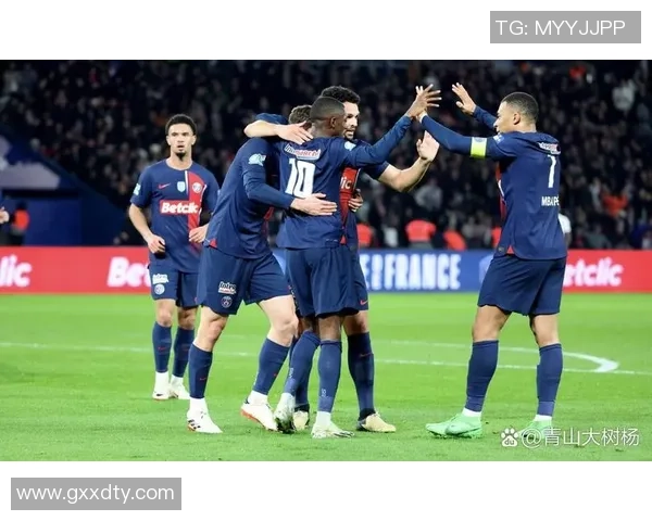 欧冠激战：里昂大胜波尔图红牌争议引发全场热议与十大精彩进球回顾