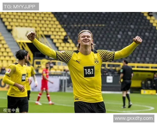 拜仁狂胜巴黎圣日耳曼五球大捷神奇扑救点燃全场热情