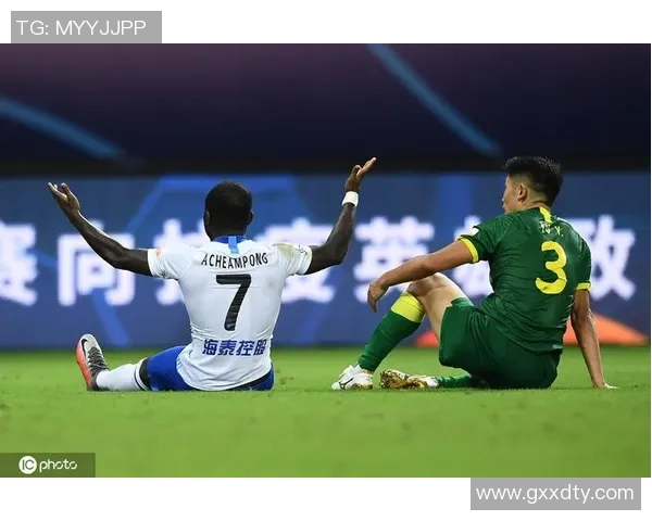 中超激战皇马险胜曼城乌龙球引发全场争议判罚热议